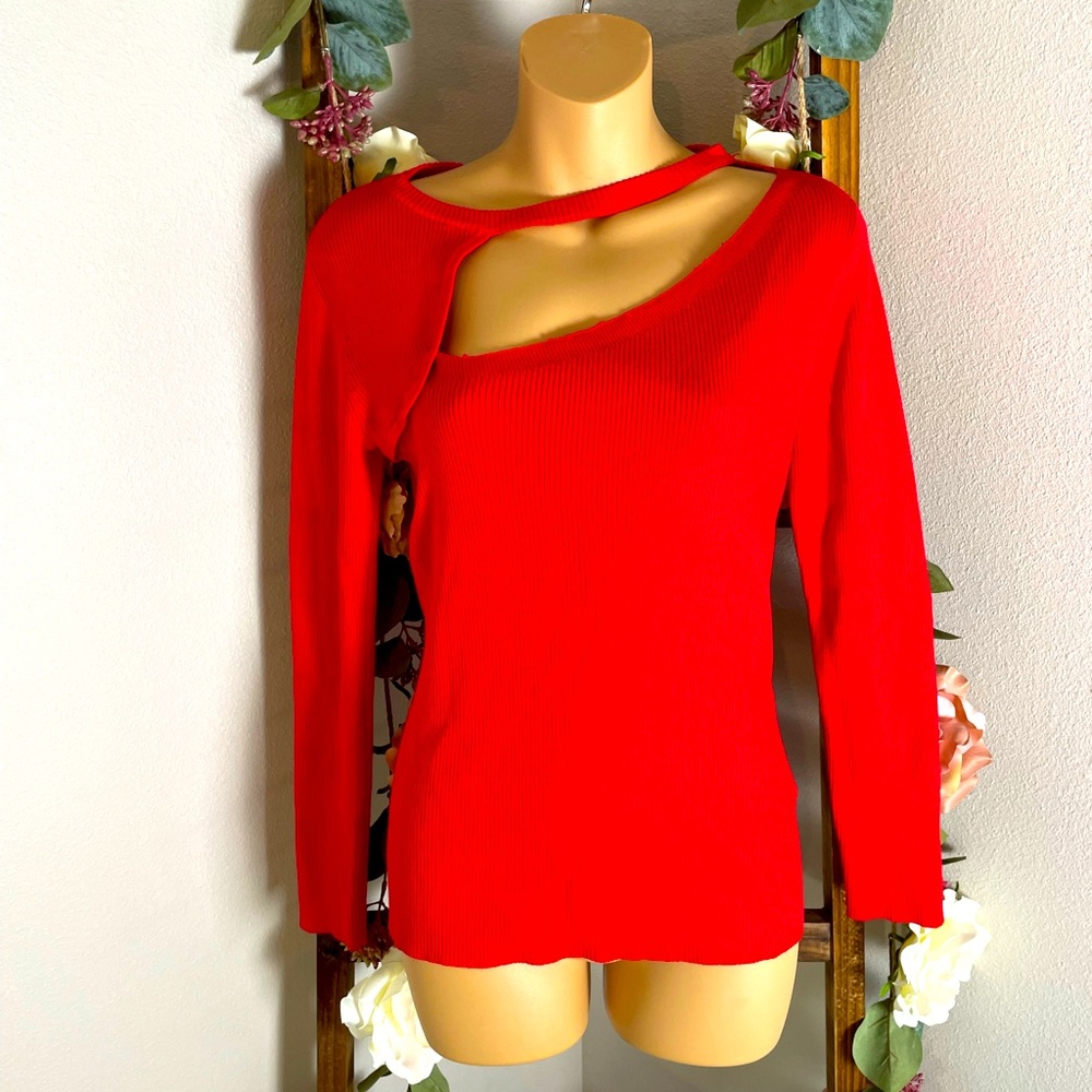 NWT Cyrus Long Sleeve Red Asymmetrical Cut Out Shirt - Size Small - Picture 2 of 9